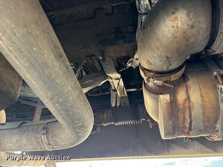 image for item YA0786 2014 Freightliner MT45 delivery truck