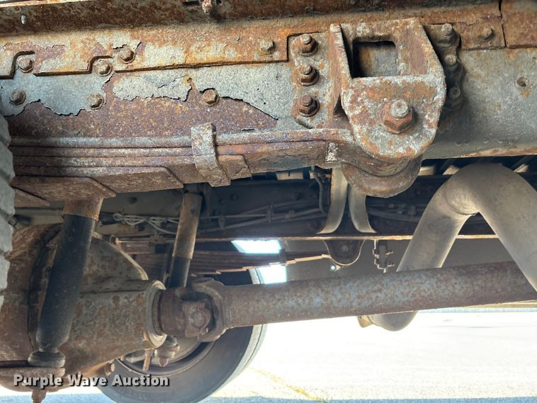 image for item YA0786 2014 Freightliner MT45 delivery truck