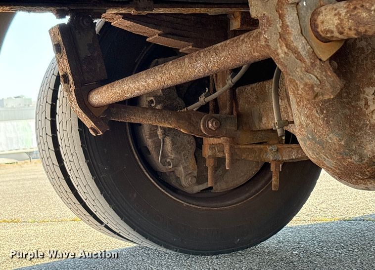 image for item YA0786 2014 Freightliner MT45 delivery truck