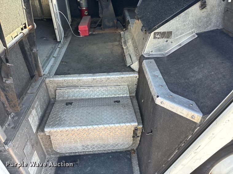 image for item YA0786 2014 Freightliner MT45 delivery truck