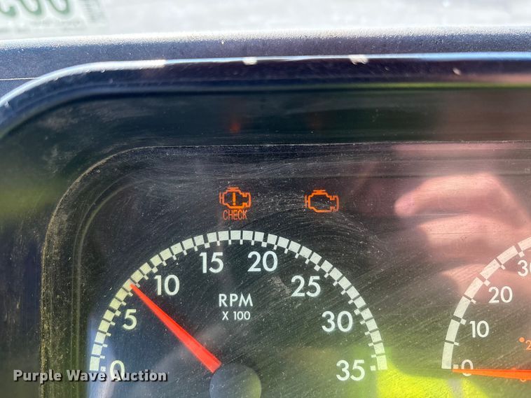 image for item YA0786 2014 Freightliner MT45 delivery truck