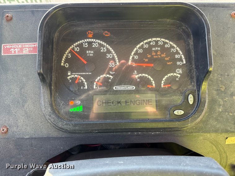 image for item YA0786 2014 Freightliner MT45 delivery truck