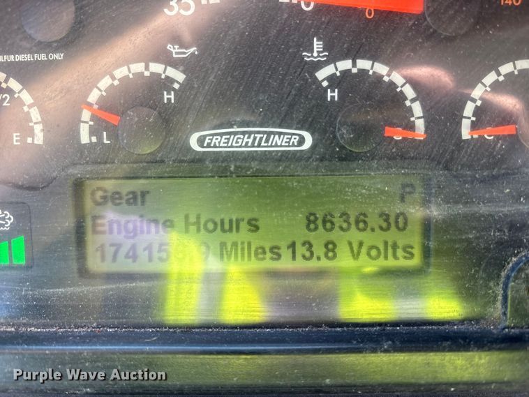 image for item YA0786 2014 Freightliner MT45 delivery truck