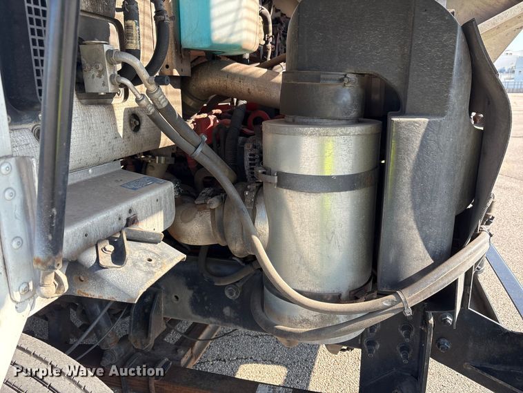 image for item YA0786 2014 Freightliner MT45 delivery truck