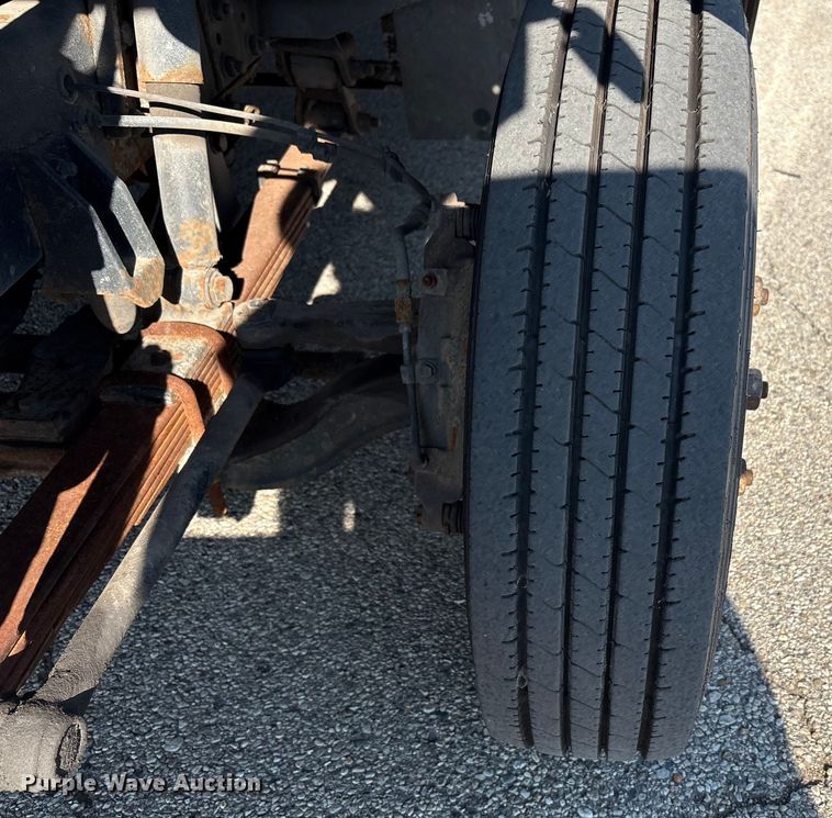 image for item YA0786 2014 Freightliner MT45 delivery truck