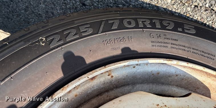 image for item YA0786 2014 Freightliner MT45 delivery truck