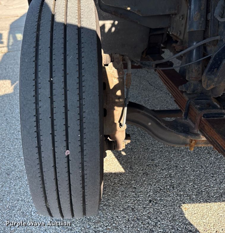 image for item YA0786 2014 Freightliner MT45 delivery truck