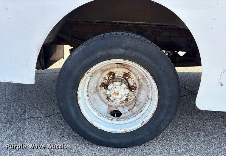 image for item YA0786 2014 Freightliner MT45 delivery truck