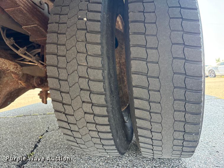 image for item YA0786 2014 Freightliner MT45 delivery truck