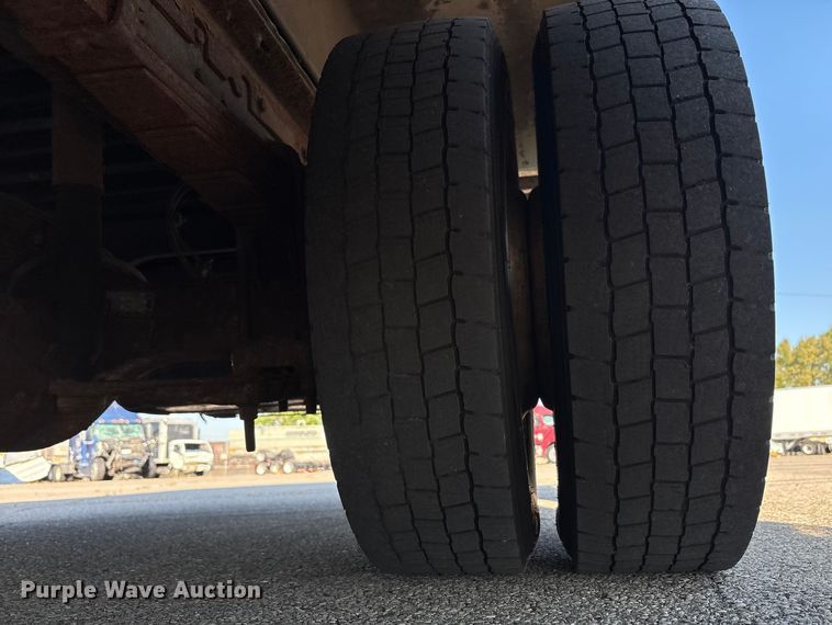 image for item YA0786 2014 Freightliner MT45 delivery truck