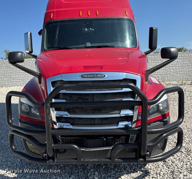 image for item YA0787 2019 Freightliner Cascadia semi truck