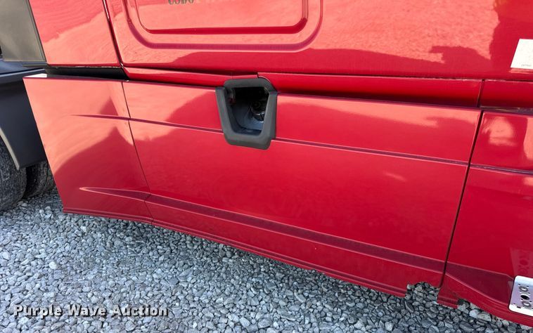 image for item YA0787 2019 Freightliner Cascadia semi truck