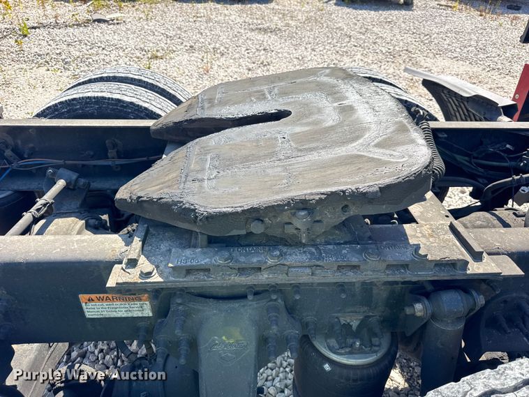 image for item YA0787 2019 Freightliner Cascadia semi truck