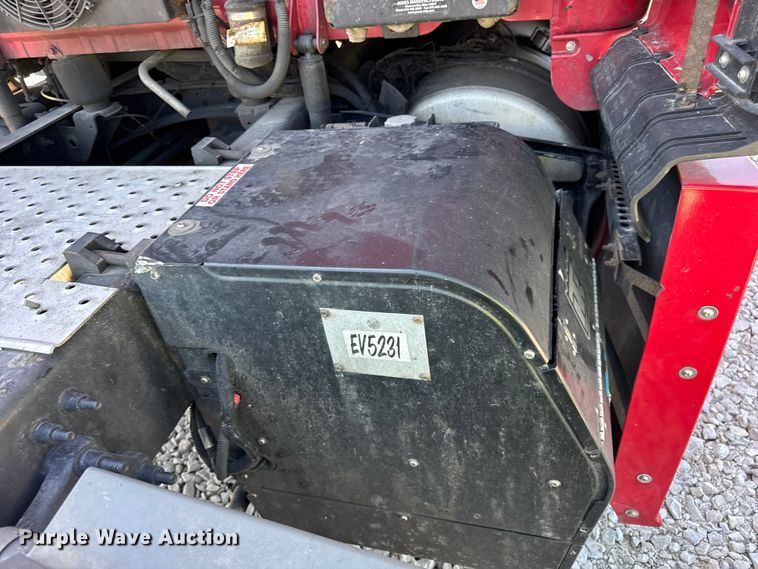 image for item YA0787 2019 Freightliner Cascadia semi truck