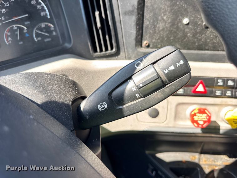 image for item YA0787 2019 Freightliner Cascadia semi truck