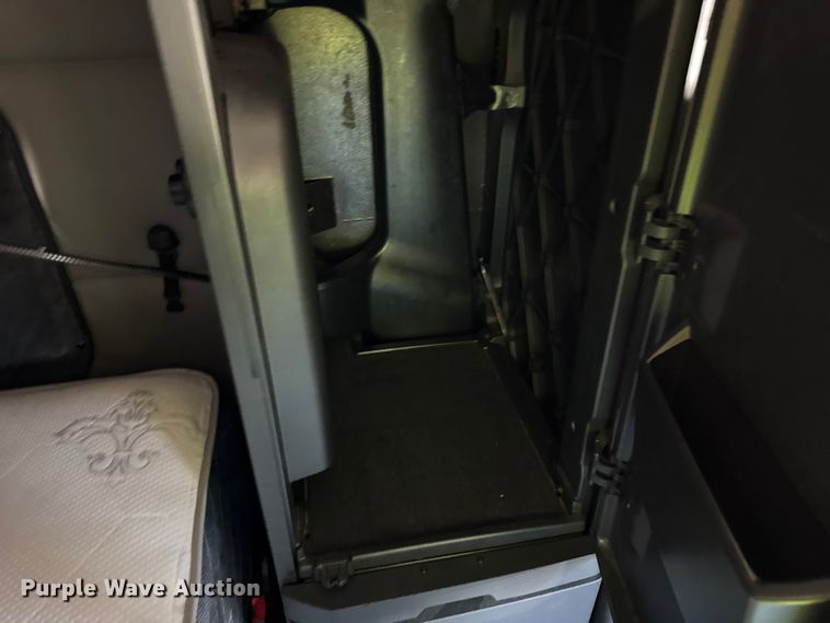 image for item YA0787 2019 Freightliner Cascadia semi truck