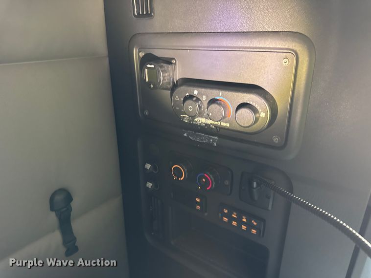 image for item YA0787 2019 Freightliner Cascadia semi truck