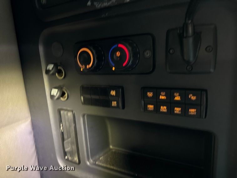 image for item YA0787 2019 Freightliner Cascadia semi truck