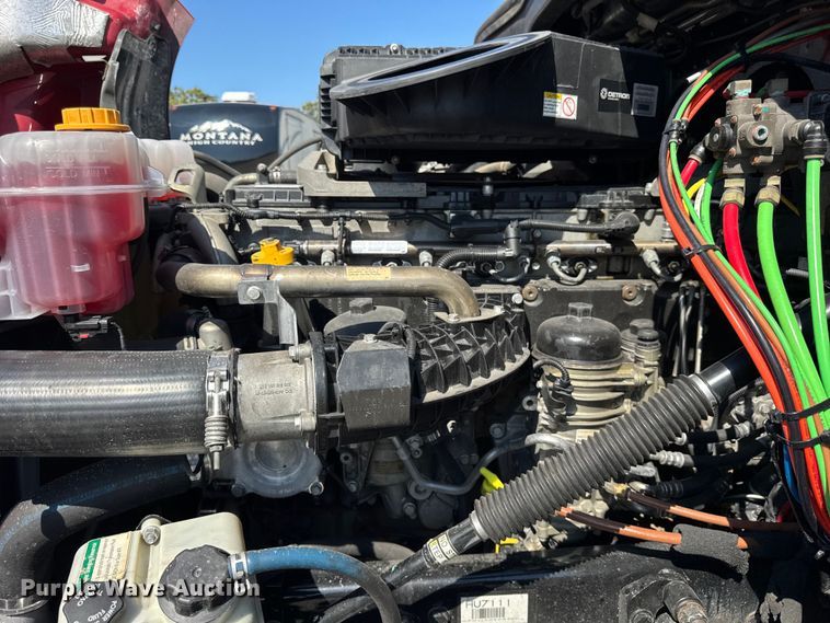 image for item YA0787 2019 Freightliner Cascadia semi truck