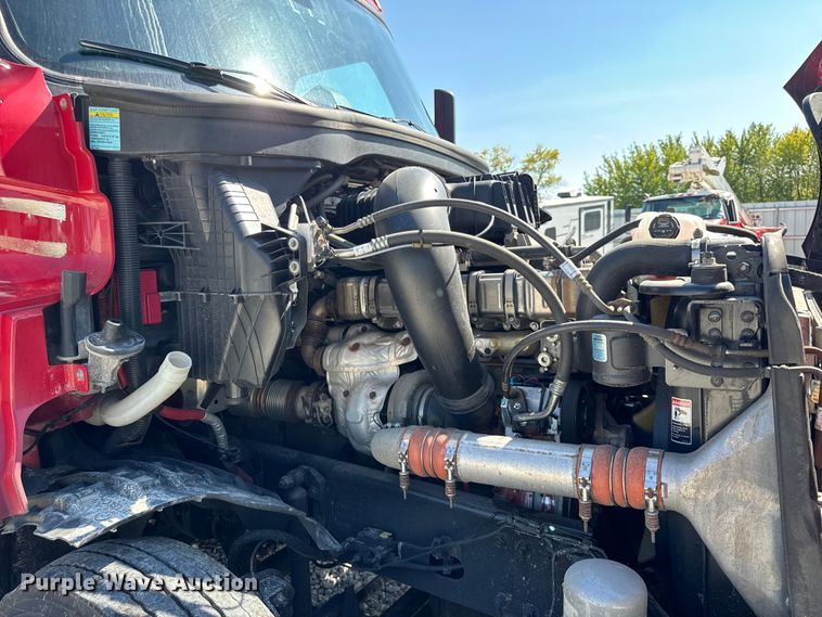 image for item YA0787 2019 Freightliner Cascadia semi truck