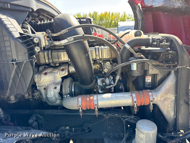 image for item YA0787 2019 Freightliner Cascadia semi truck