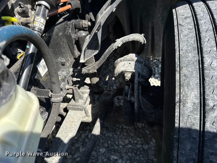 image for item YA0787 2019 Freightliner Cascadia semi truck