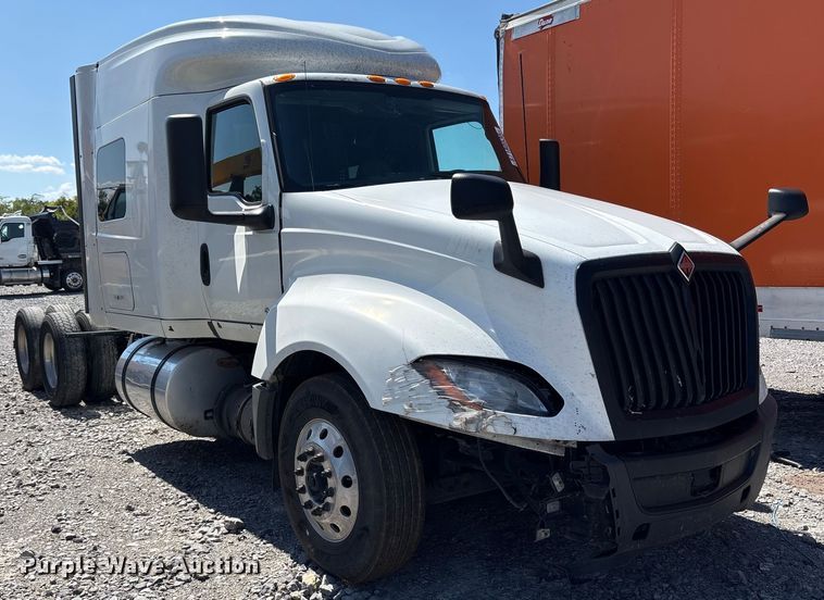 image for item YA0792 2019 International LT625 semi truck