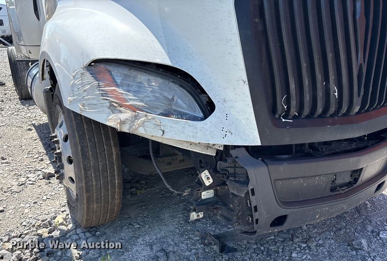 image for item YA0792 2019 International LT625 semi truck