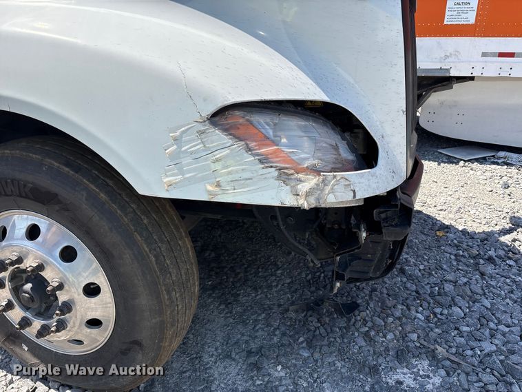 image for item YA0792 2019 International LT625 semi truck