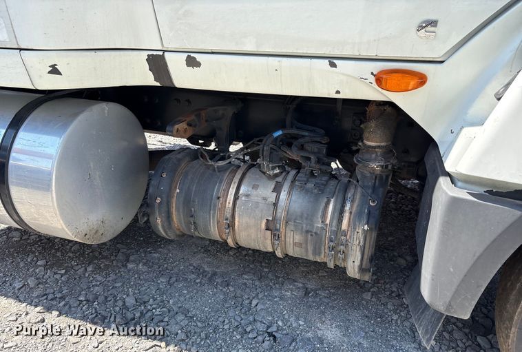 image for item YA0792 2019 International LT625 semi truck