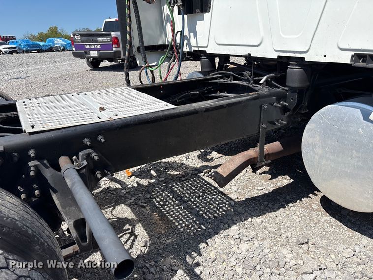 image for item YA0792 2019 International LT625 semi truck