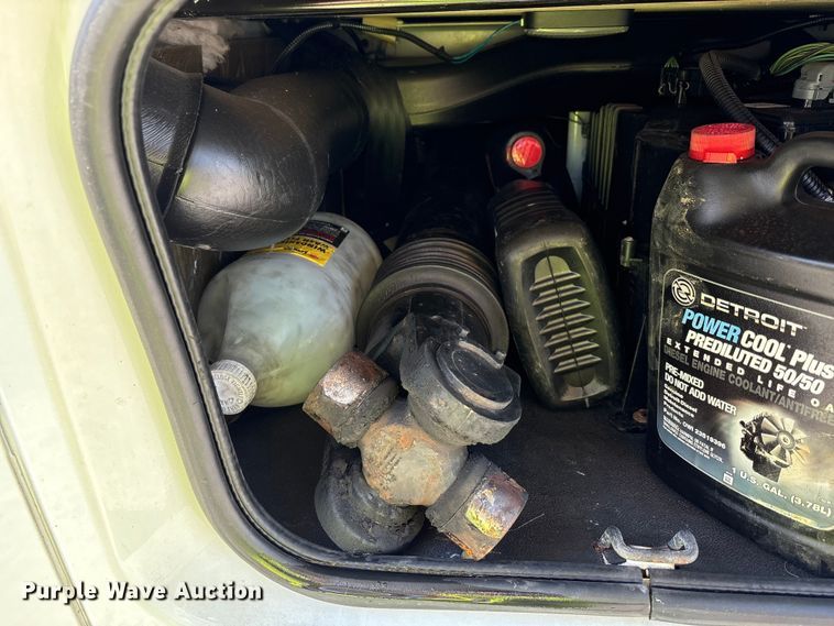 image for item YA0792 2019 International LT625 semi truck