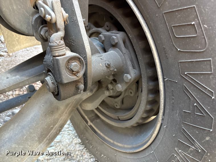 image for item YA0792 2019 International LT625 semi truck