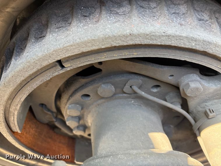 image for item YA0792 2019 International LT625 semi truck