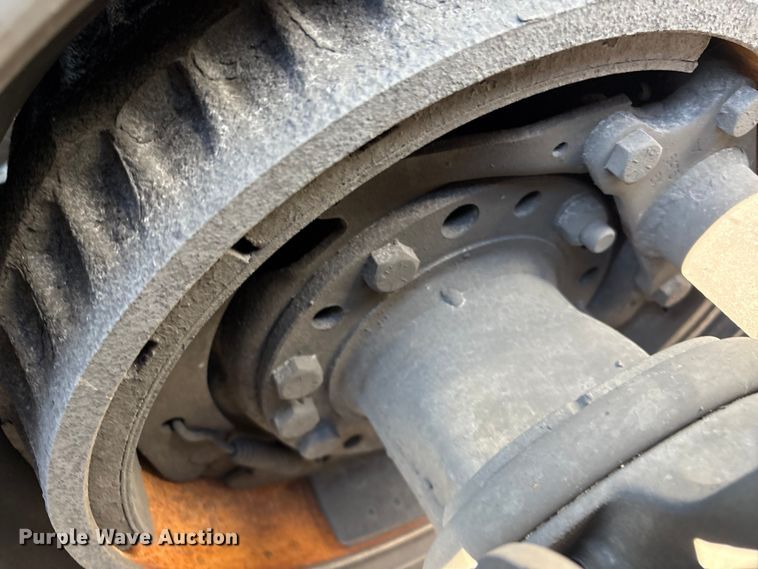 image for item YA0792 2019 International LT625 semi truck