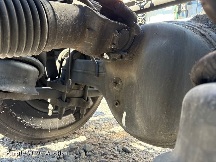 image for item YA0792 2019 International LT625 semi truck