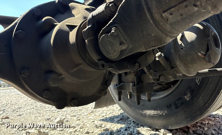 image for item YA0792 2019 International LT625 semi truck