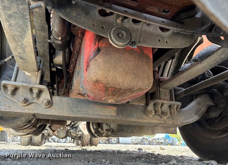 image for item YA0792 2019 International LT625 semi truck