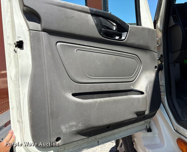 image for item YA0792 2019 International LT625 semi truck