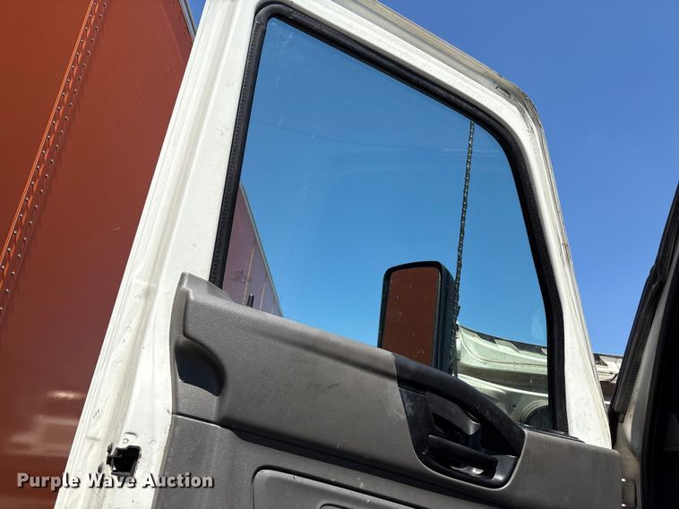 image for item YA0792 2019 International LT625 semi truck
