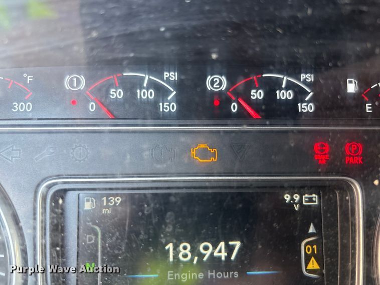 image for item YA0792 2019 International LT625 semi truck