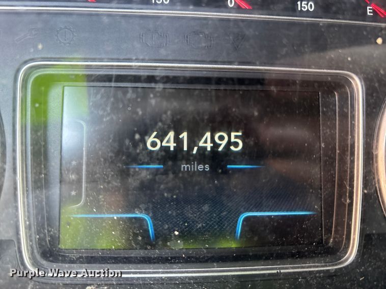 image for item YA0792 2019 International LT625 semi truck