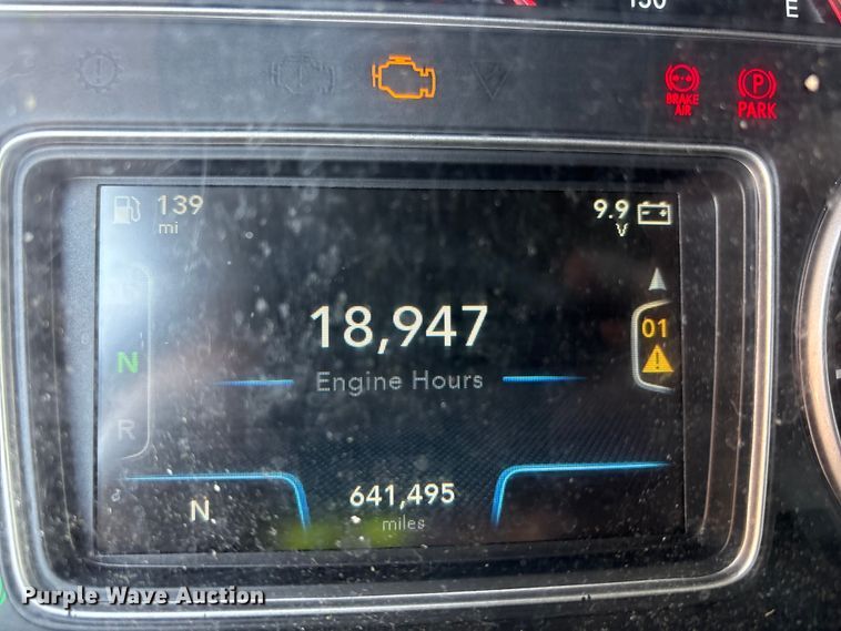 image for item YA0792 2019 International LT625 semi truck