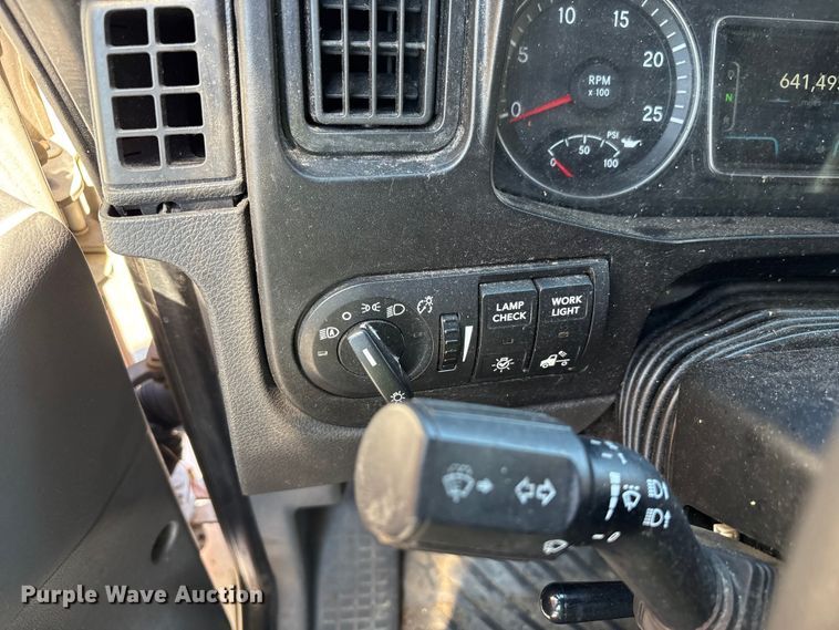 image for item YA0792 2019 International LT625 semi truck