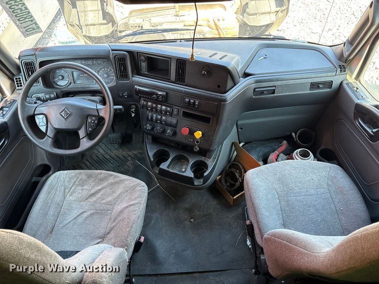 image for item YA0792 2019 International LT625 semi truck