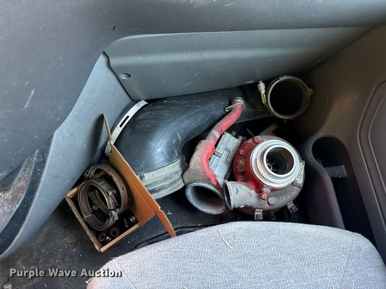 image for item YA0792 2019 International LT625 semi truck