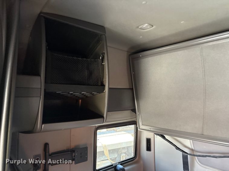 image for item YA0792 2019 International LT625 semi truck