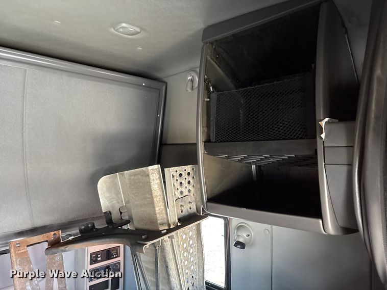 image for item YA0792 2019 International LT625 semi truck