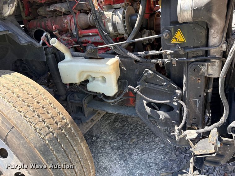 image for item YA0792 2019 International LT625 semi truck