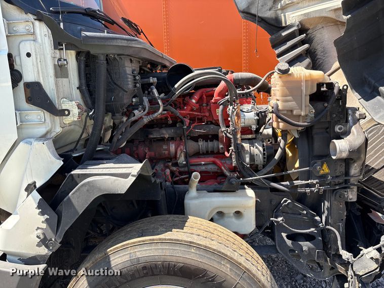 image for item YA0792 2019 International LT625 semi truck